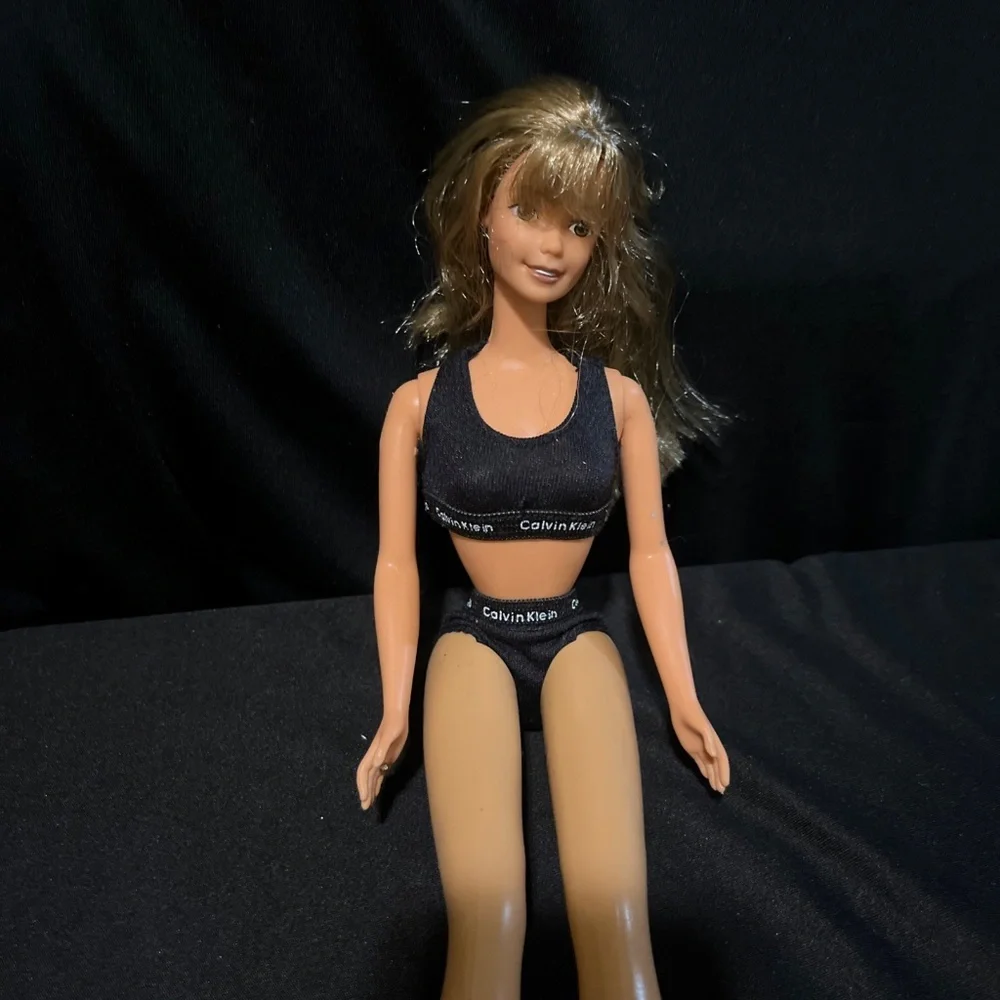 Cute Vintage 1996 Mattel Calvin Klein Jeans Barbie Doll - Picture 6 of 6